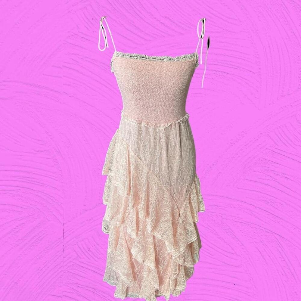 Alice olivia blush pink laced ruffle dress